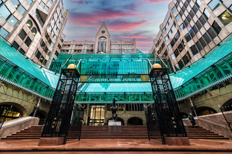 Minority investment in Seventeen Group by IK Partners